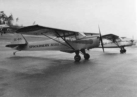 "Två av Stockholms Aeros 13 plan: Auster Mk V och Kz III" Foto via Kurt Bjärestig