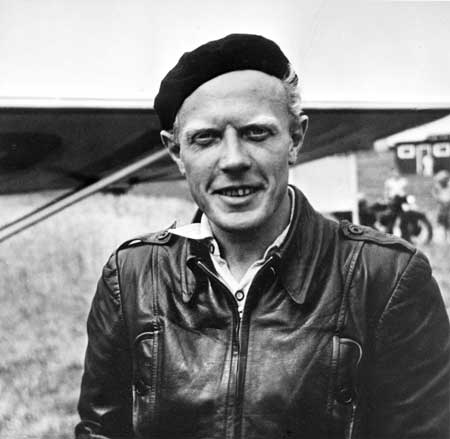 Flyglärare Henric Månsson vid Austern SE-ARE 1946. Foto via Kurt Bjärestig