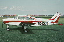 SE-EKM Beechcraft Musketeer II Örebro Bil- och Flygklubb, Örebro Foto: LEI,. 650615