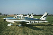 SE-EZC PA-28 Cherokee 180 C Västerås Flygklubb, Västerås Foto: LEI, 690614