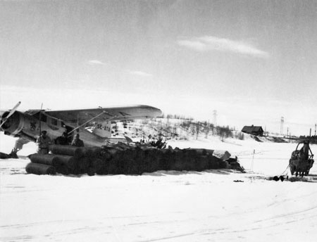 Lastning av renstängsel i Fjällåsen. Foto: Tore Jonsing