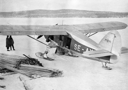 Virkeslastning vid Porjus järnvägsstation. Foto: Tore Jonsing