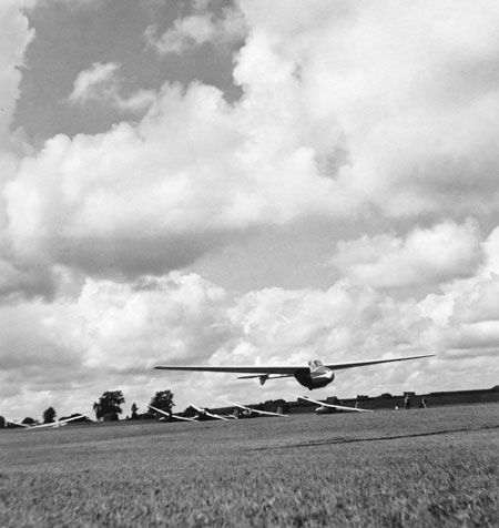 Fi-1 startar vid Ållebergstävlingarna 1944. Foto: Yngve Lindgren