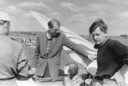 Stig Fägerblad och Birger Nilsson vid DFS Olympian SE-SAF. Foto: Yngve Lindgren