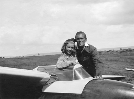 Alice Babs och Lasse Dahlquist. De spelade ihop i filmen "Örnungar". Foto: Yngve Lindgren