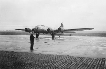 Ett B-17 bombplan. Typen kallades Flygande fästning. Foto via Agneta Molin