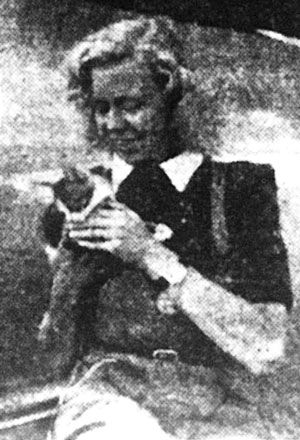 Jfr bild i Nerikes Allehanda 1947-07-11 sid 1 på Majken Jansson, flygteknisk ingenjör med en katt i handen. Foto okänd.
