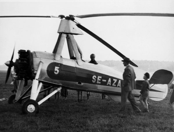 Bild C, [SFF 002-1121150] Foto: okänd via SFF Örebro. Här är det otvivelaktigt Rolf von Bahr som sitter i autogiron.
