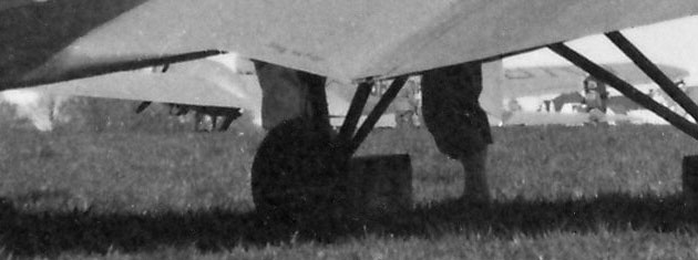 Detalj från bild A, kanske Ju 52 SE-ADR bakom Klemmen.