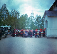 Gravfölje vid Gällivare nya kyrka. Foto: Arne Tengler