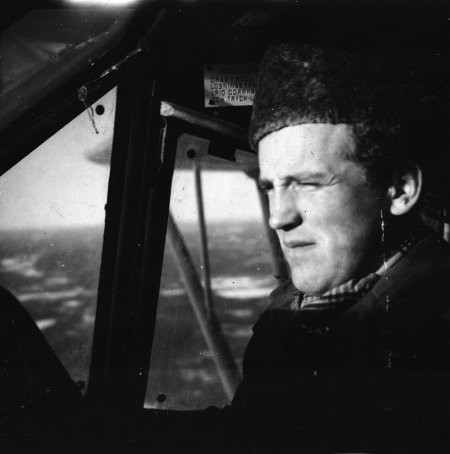 Med ganska stor säkerhet piloten Anders Lundquist. Foto: Arne Tengler