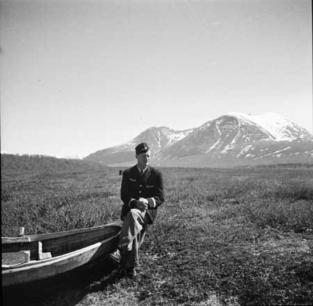 Arne Tengler i Norrlandsflygs uniform. Foto via Arne Tengler