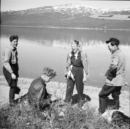 Piloten Tore Jonsing t.v. Foto: Arne Tengler