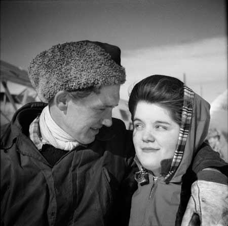 Färdmekaniker Erling Insulan med sin fru Gunvor. Foto: Arne Tengler
