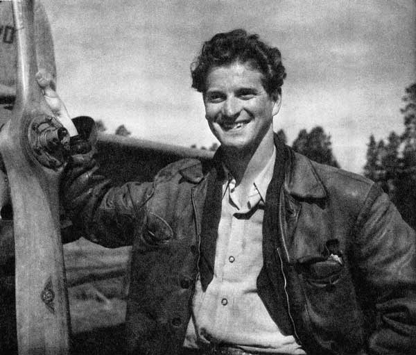 Flygläraren Stig Holmgren från Norrköping. Foto i tidningen Flyg 1947:14 sid 8