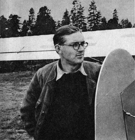 Elev och klubbens sekreterare Ingvar Josephson. Foto i tidningen Flyg 1947:14 sid 9